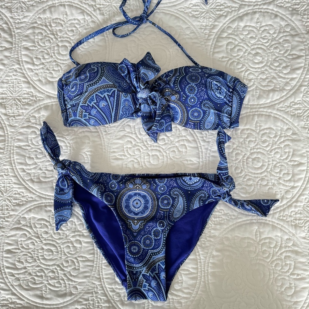 H&M blue swimsuit set